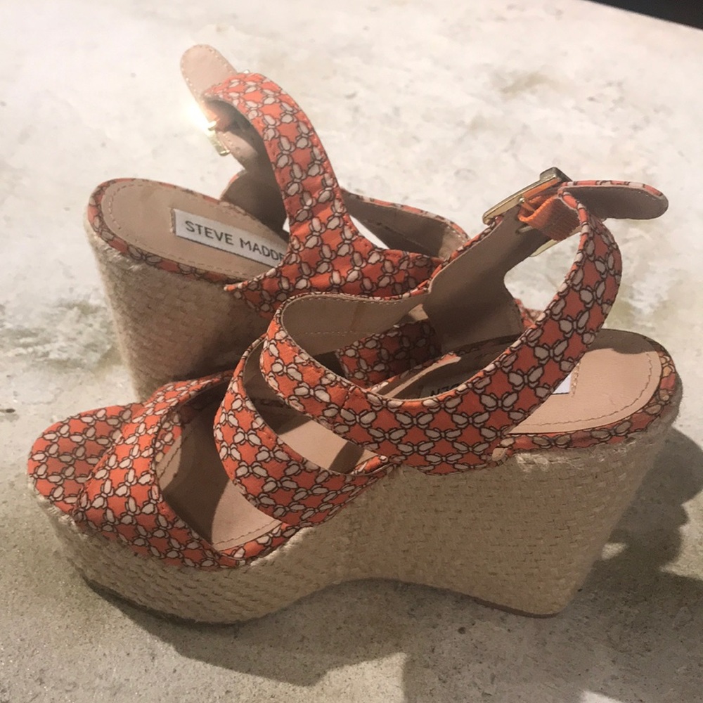 Women’s shoe - Picture 3 of 4